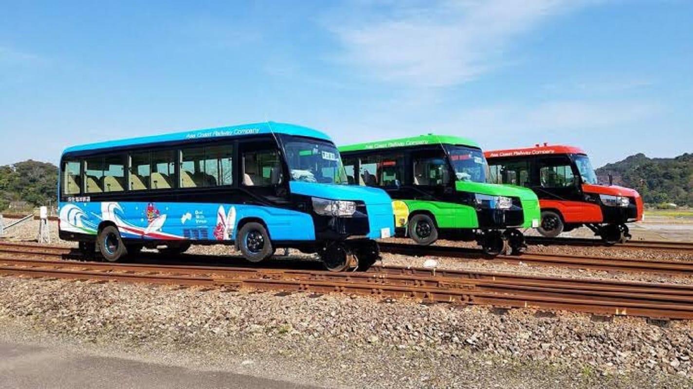 dmv train japan dual-mode vehicle japan Japan launches world's first DMV Dual Mode Vehicle for public use in Japanese city of Kaiyo