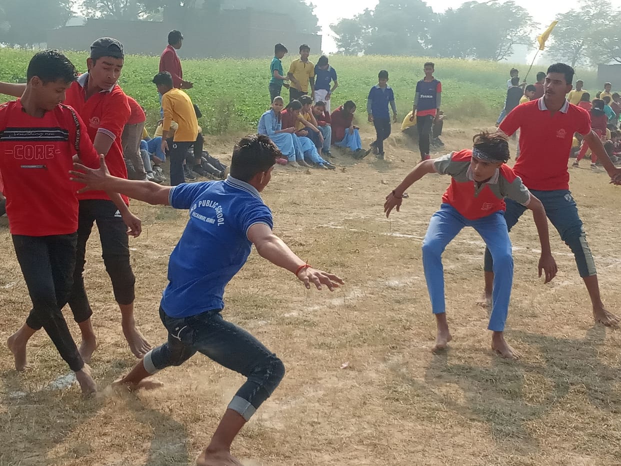 Hathras: Gaurav, Vanshu in three leg race and Lotus House victorious in Kabaddi