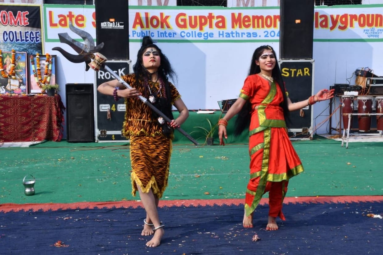 Hathras: Cultural programs enthralled MLDV Inter College