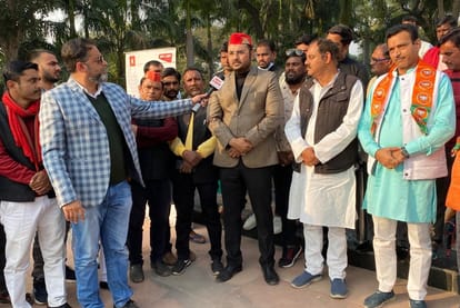 UP Assembly Election 2022 Jhansi Live Debates and Discussions Coverage News Updates in Hindi