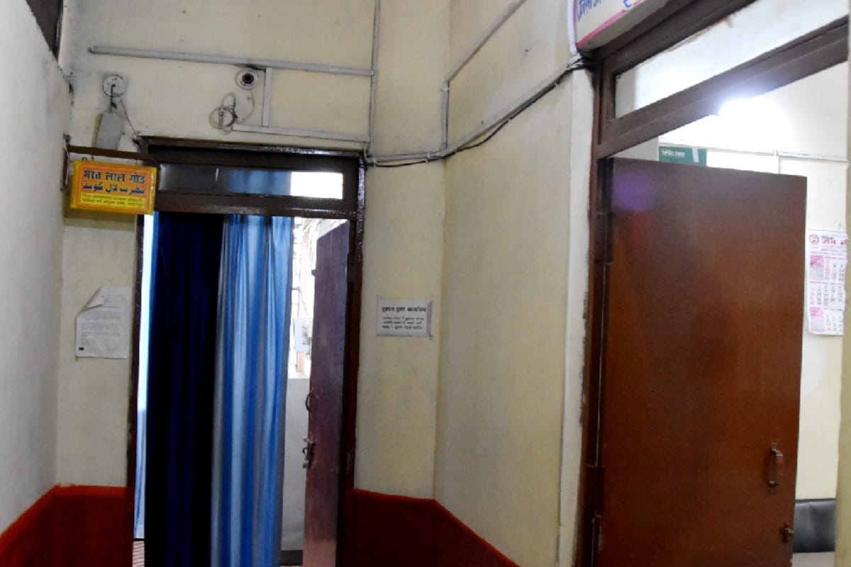 Amar Ujala Live: Officers not reaching office on time in Saharanpr, complainant suffer