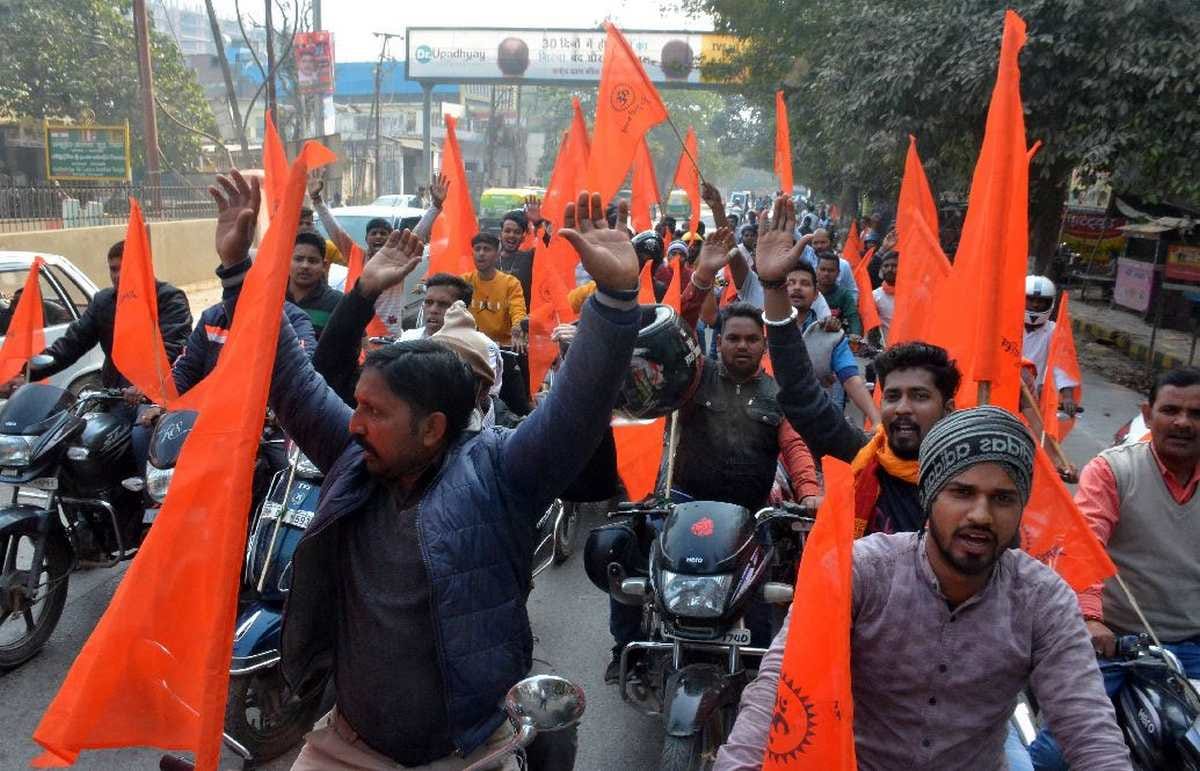 Bajrang Dal workers recited Hanuman Chalisa in front of church in name of protest against conversion in Varanasi