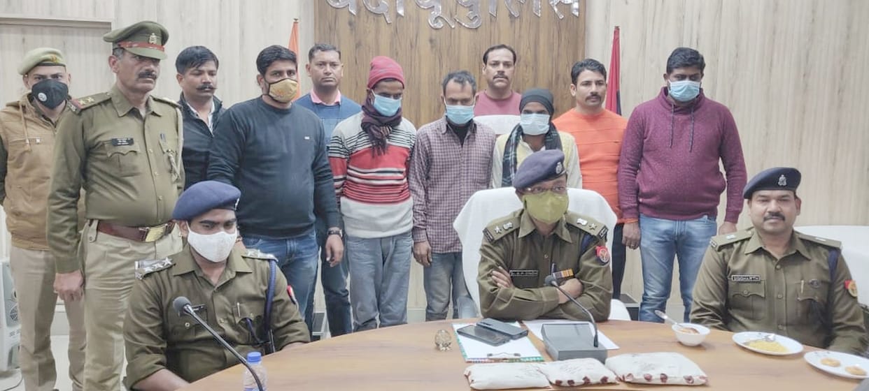 Three smugglers of Bareilly arrested, two kg opium recovered