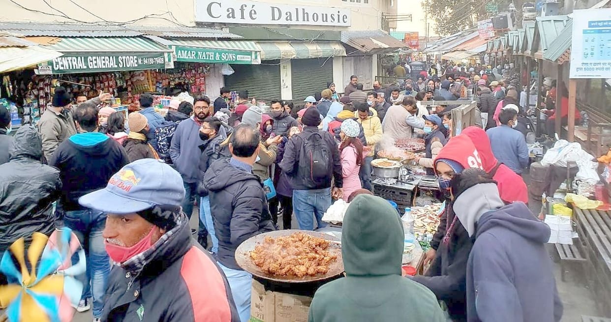 tourists in dalhousie