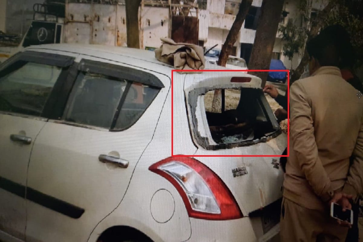 UP News: villagers have attacked on police team and broken a car in Shamli