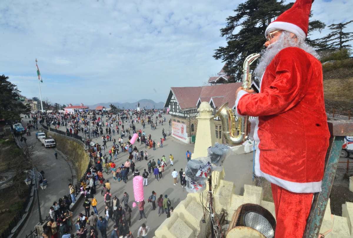 merry Christmas: large number of tourists reached in the queen of mountains shimla, city roads jammed