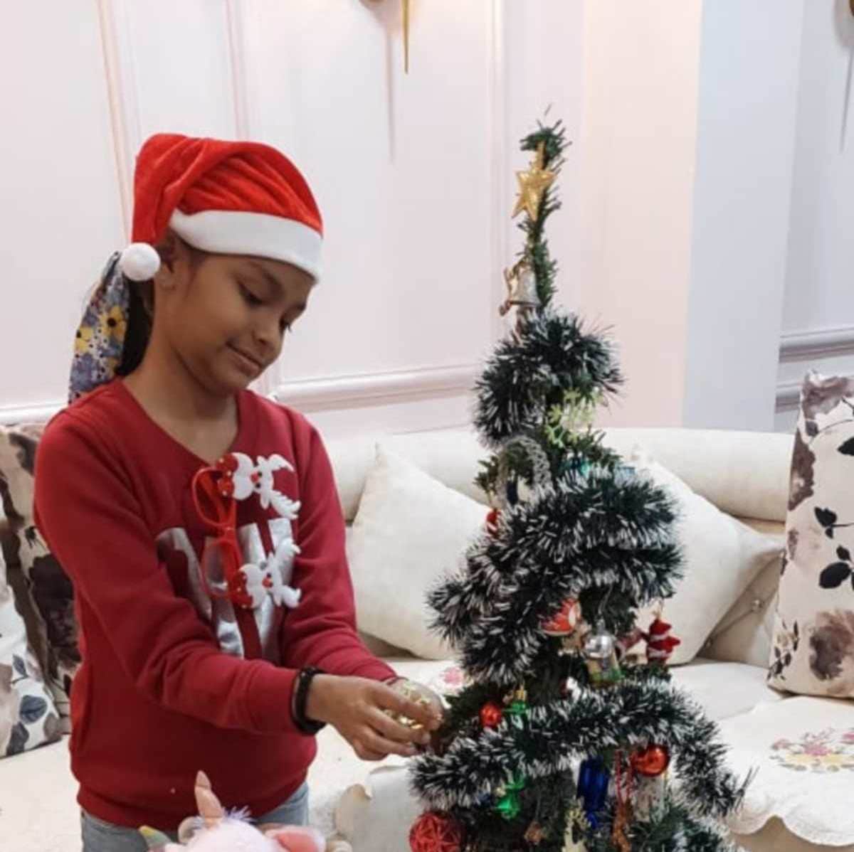 varanasi christmas 2021: Church decorated in Kashi special worship with carols in churches at 12 o clock children become Santa 