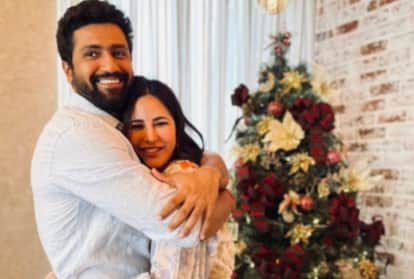 vicky kaushal share romantic picture with wife katrina kaif wishes everyone merry christmas viral photos