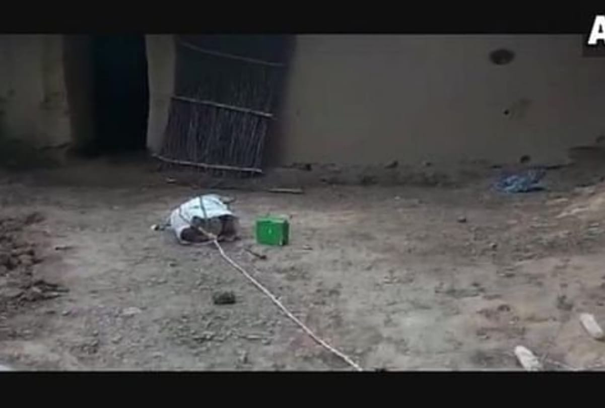 25 tiffin bombs weighting 20 kg defused by police in Latehar jharkhand