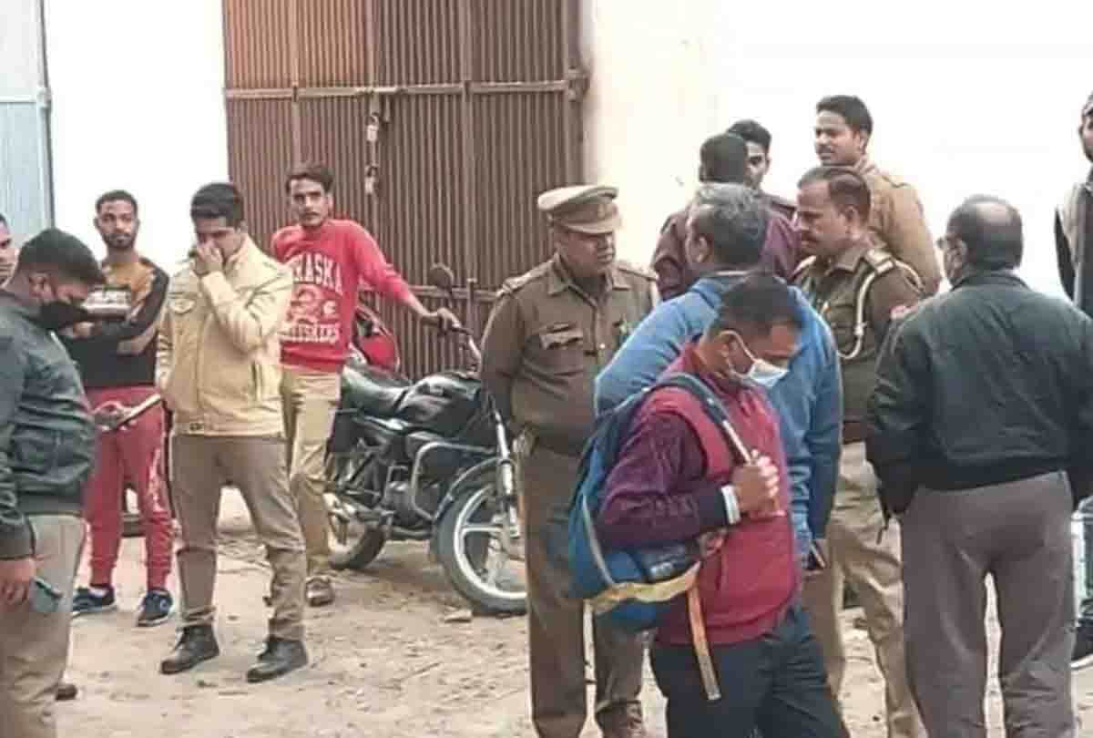 Tax Raid : 110 crore cash, 275 kg gold and silver found