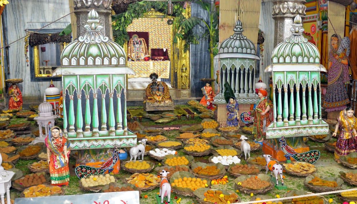 Mathura: The grand Chhak Manorath was done in the temple Thakur Dwarkadhish