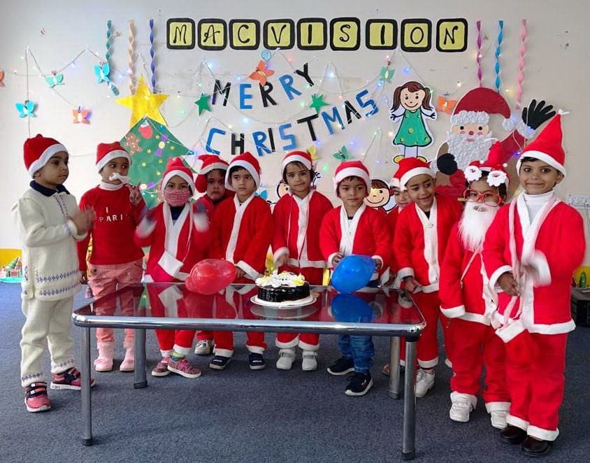 santa claus came, bring lots of happiness