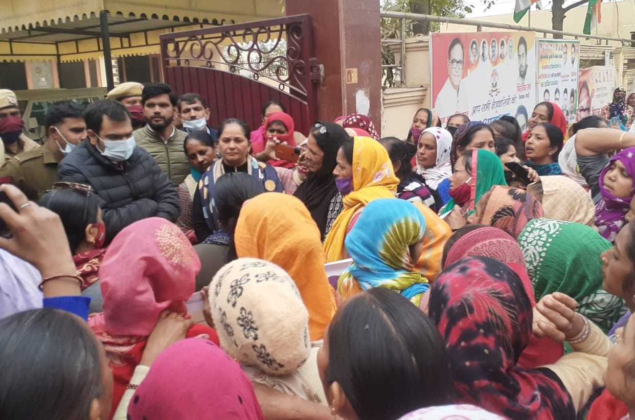 Anganwadi workers took out a foot march