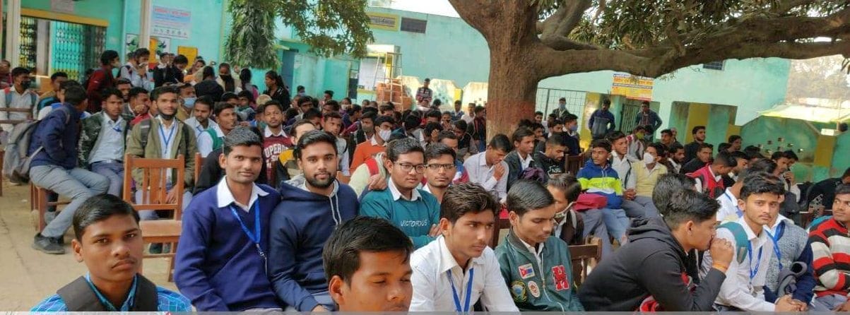 201 students got smartphones and tablets