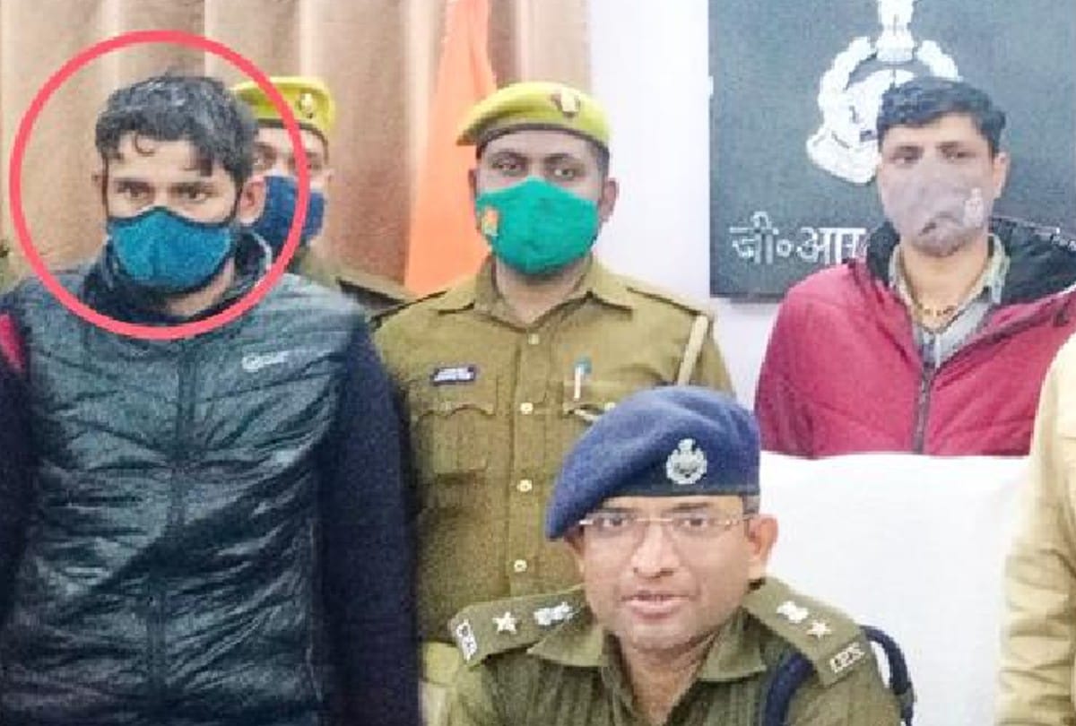 GRP arrested man for stealing rs 32 lakh cash of owner in agra
