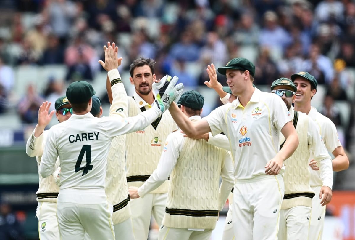 Australia dominant first day in Boxing Day Test at Melbourne England all out on 185 Kangaroos made a good start