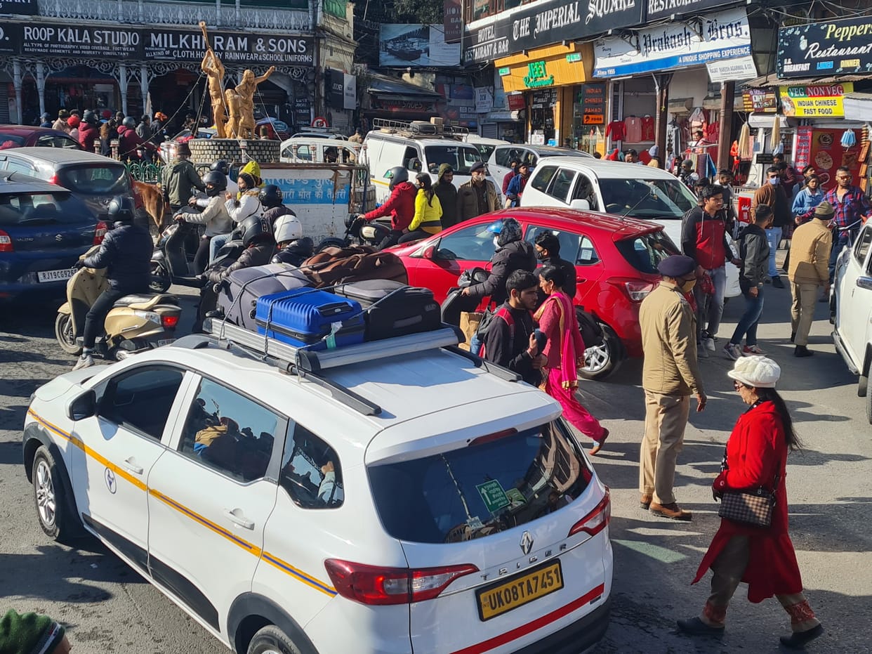 Tourists stuck in jam on Christmas