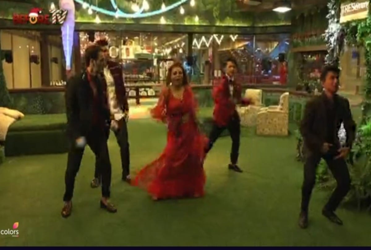 Bigg Boss 15: Salman Khan was given a birthday present by the contestants performed dance performance on the song of Bhaijaan