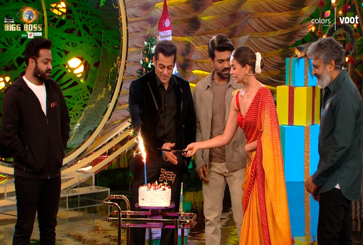 Bigg Boss 15: NTR and Ramcharan taught dance to Salman Khan the actor taught the steps while crying