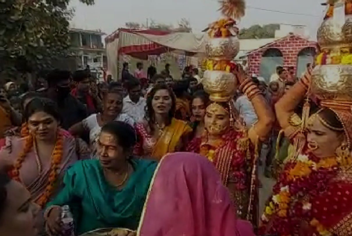 Chhatarpur: For the happiness of the people, the Kalash Yatra of eunuchs came out in the city for the first time, people welcomed