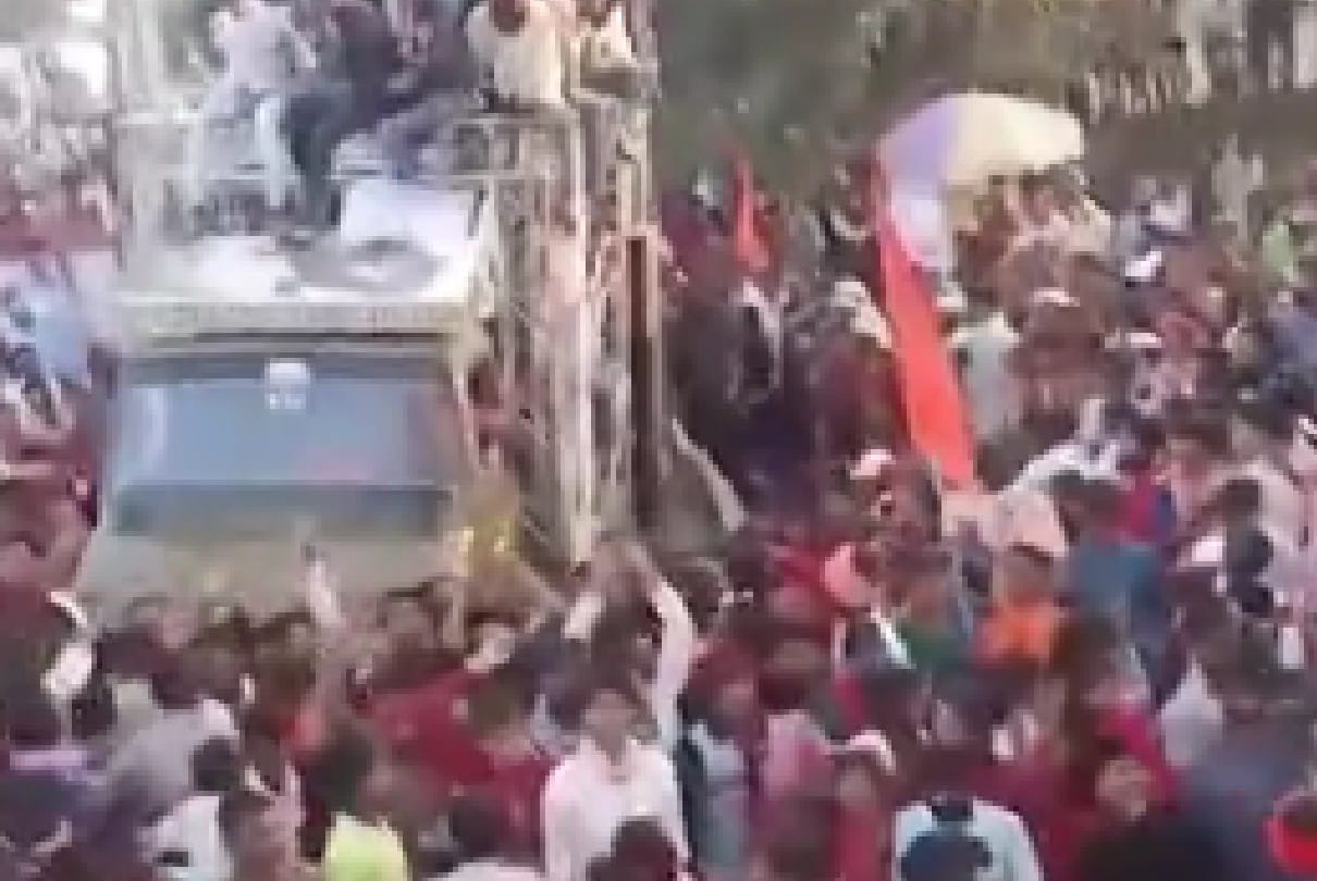 Chhindwara: The brakes of the DJ car running behind the padyatra failed, the dancing devotees saved their lives by running away, three seriously injured were sent to Nagpur