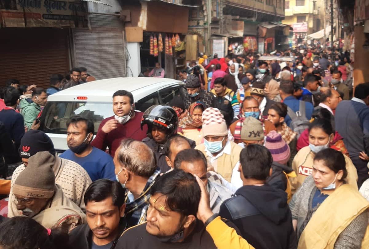Huge crowd of devotees gathered in the temples of Mathura and Vrindavan on the new year 2022