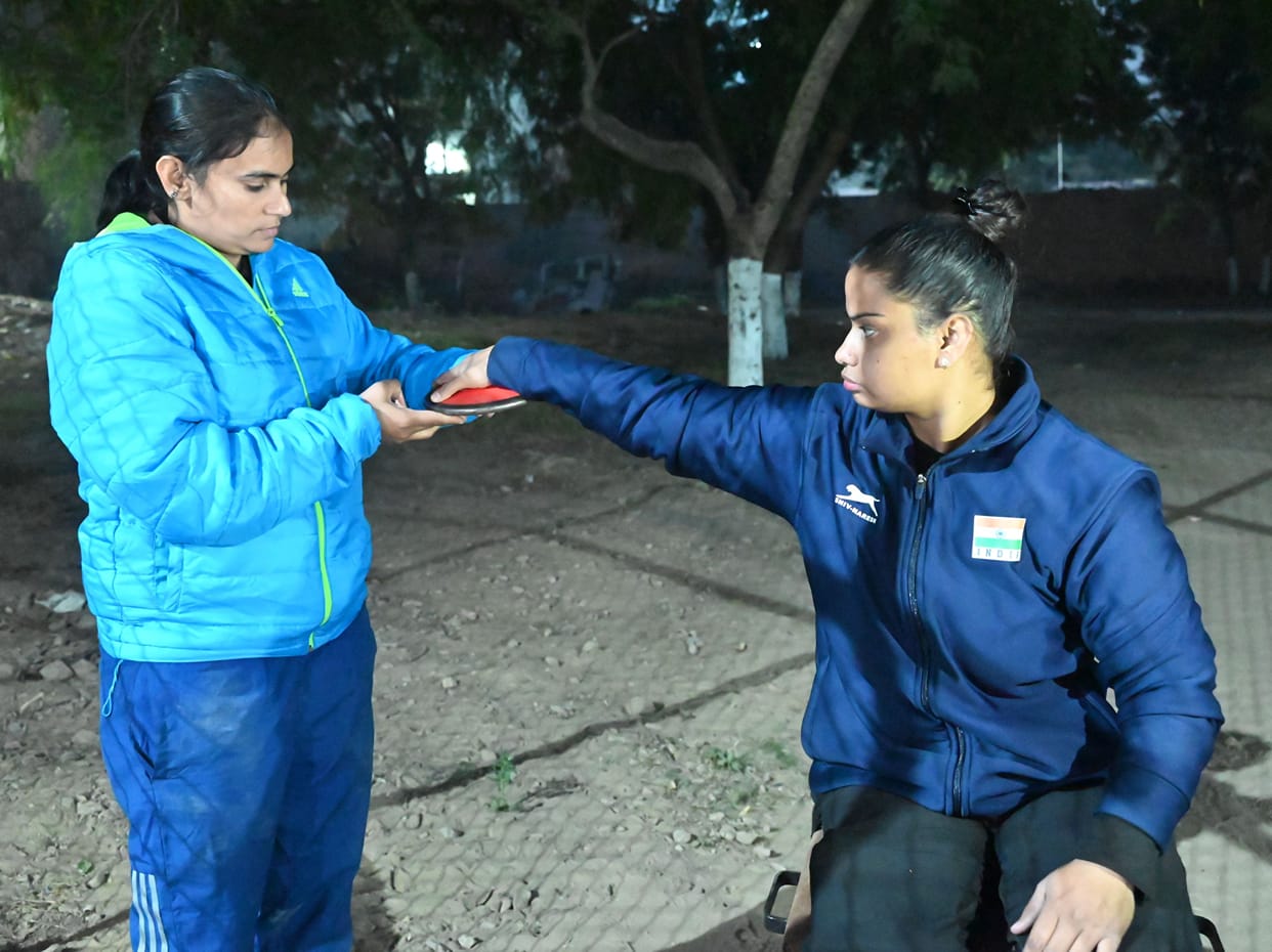 Struggle continued even after mother's death, world ranking first in shot put