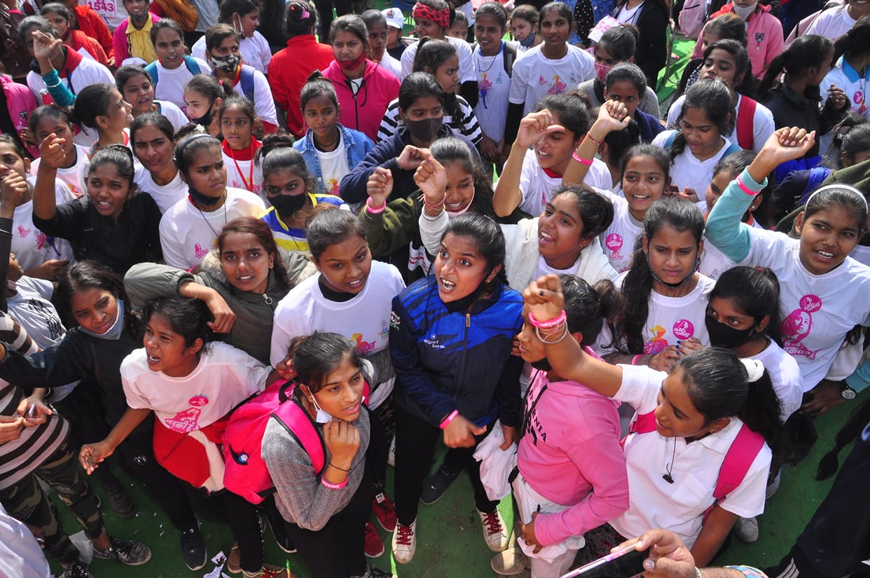 In the Marathon race of Congress, the ruckus of the women, the slogans of Modi-Yogi