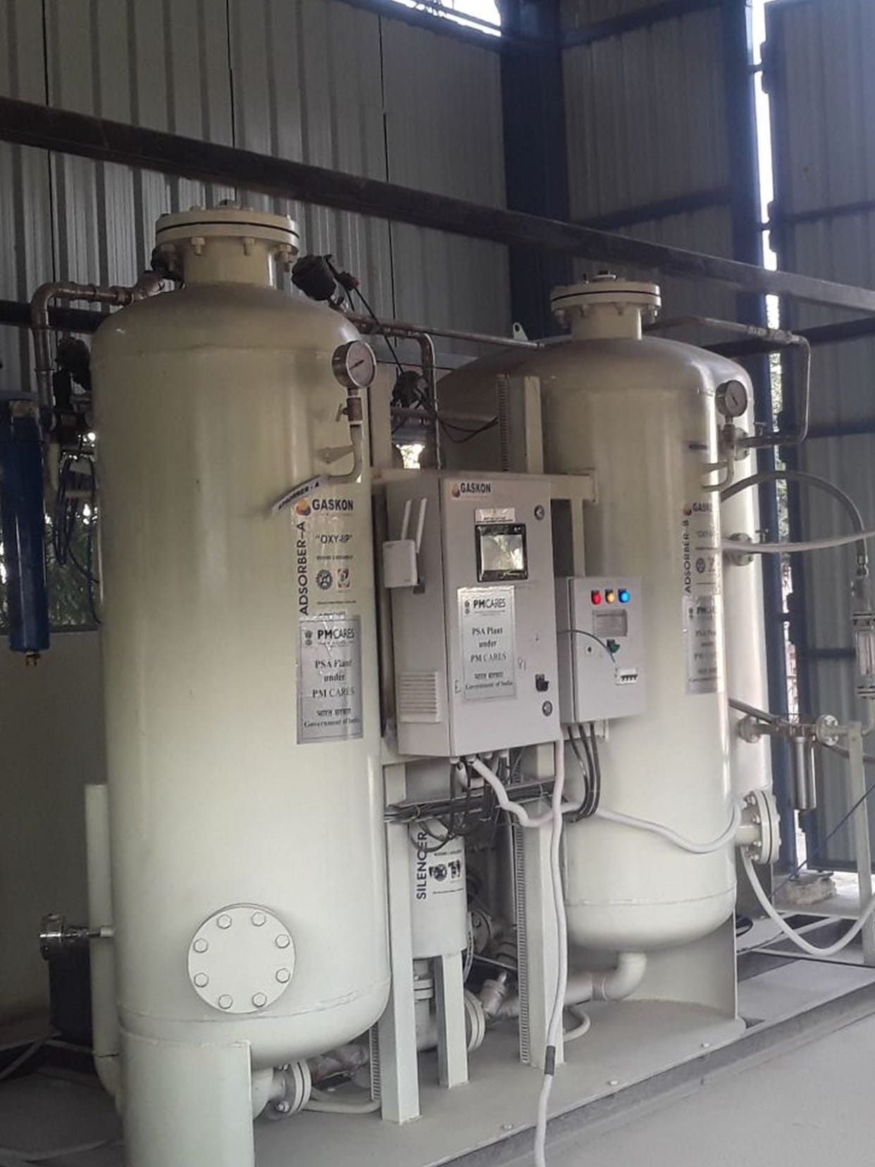 Plenty of oxygen cylinders, no filling arrangements