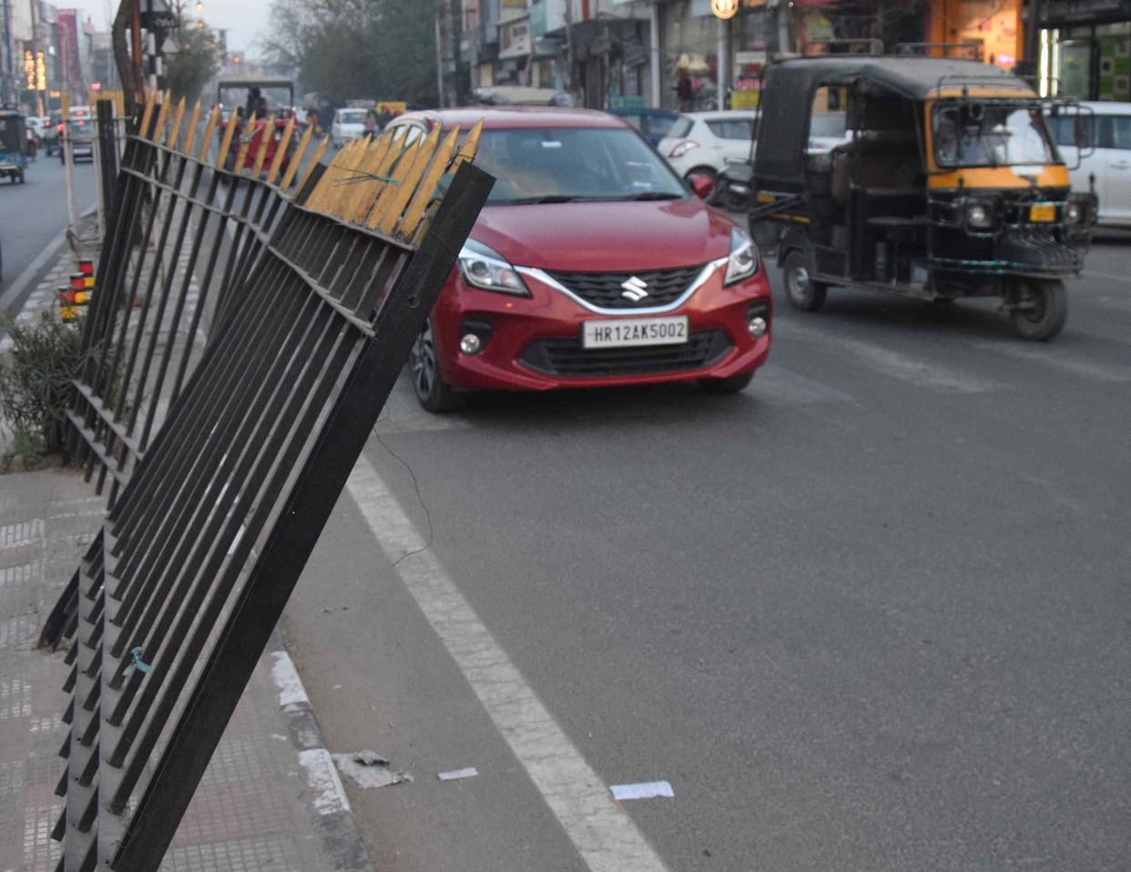 Crooked grill, accident should not happen
