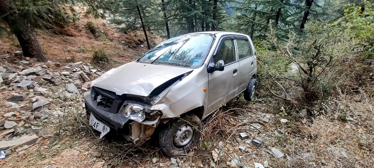 Car rolls down in ditch on Chail road kills driver