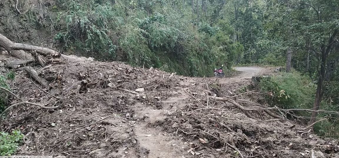Path Closed by Disaster in Niddle