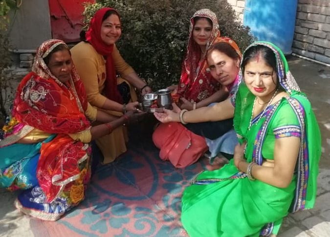 Plant Tulsi in the courtyard of the house, make the environment pure