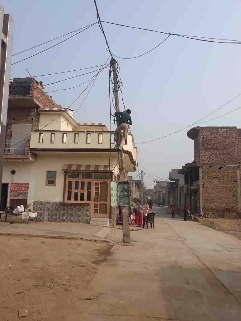 Another act of the city council, street lights were being run directly without electricity meter in the city, electricity corporation cut the connection
