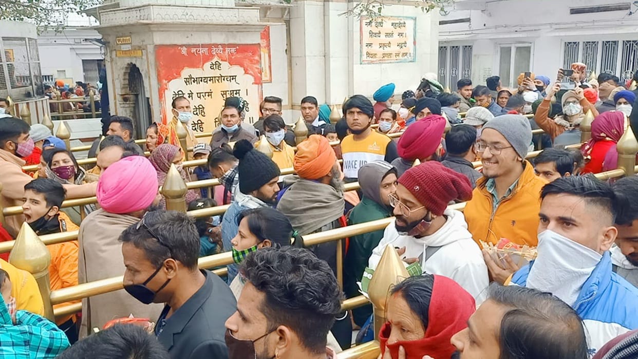 28 thousand people came in naina devi temple on sunday