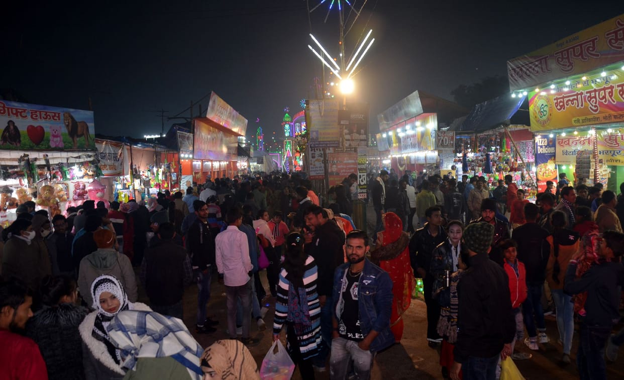 Aligarh: Entry will not be available in the exhibition without mask, challan will be deducted