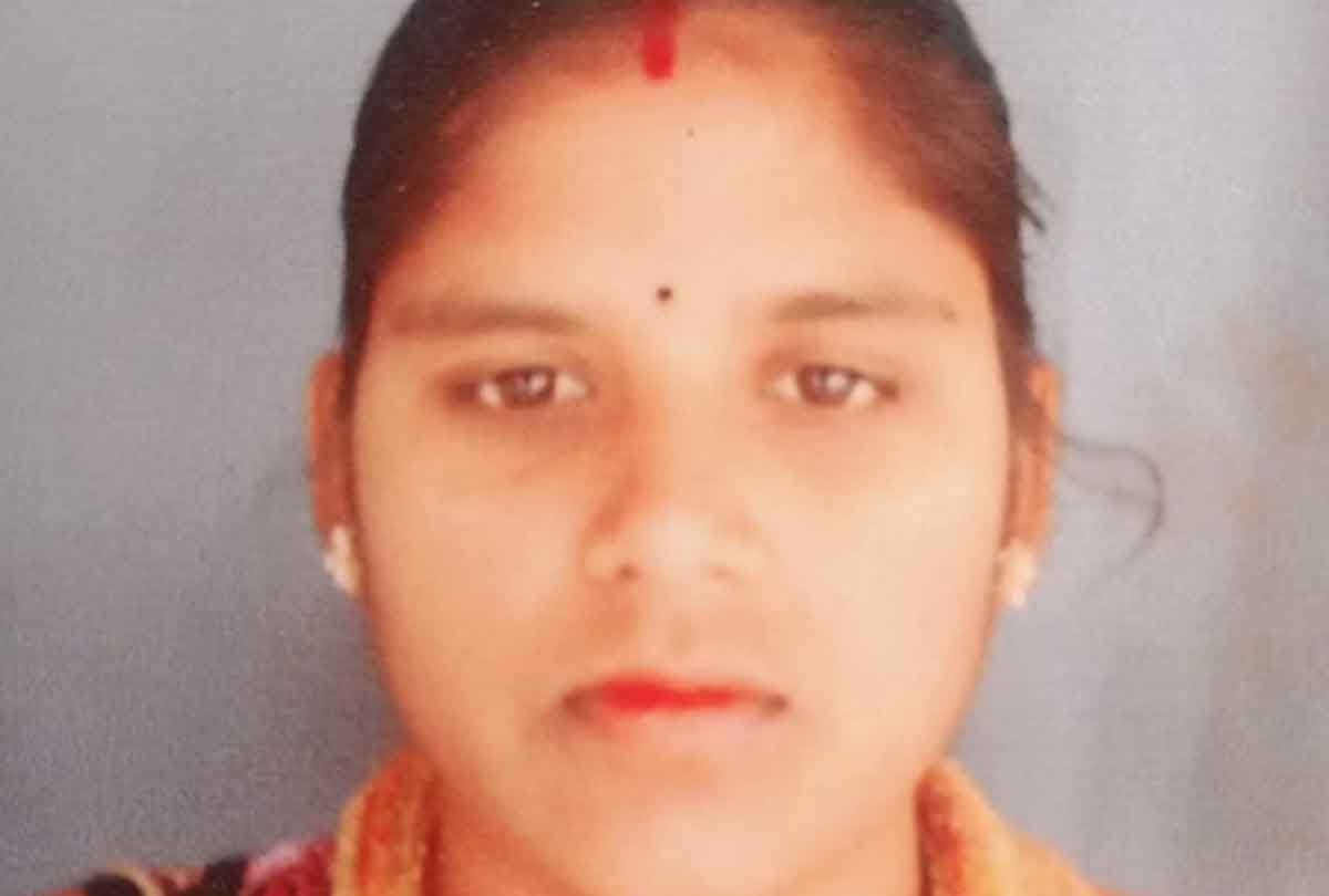Murder in illicit relations: When wife became hindrance in love, husband brutally cut his throat with girlfriend