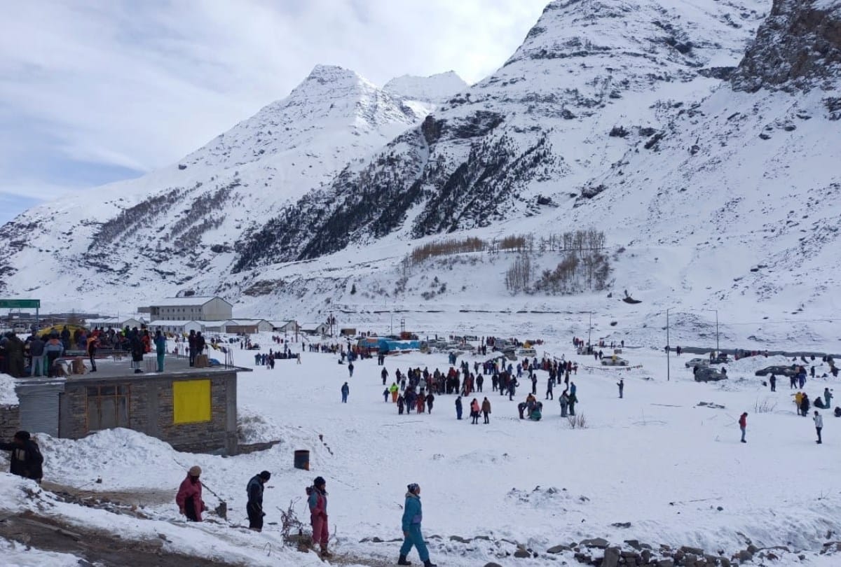weather update himachal pradesh fresh snowfall in solangnala chamba lahaul spiti