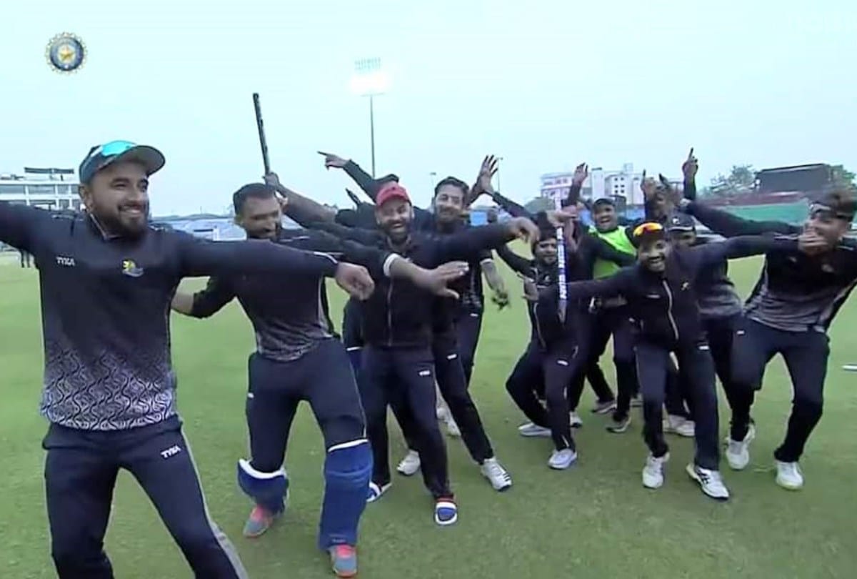 Himachal cricket team win vijay hazare trophy  Players perform Nati on ground after historic victory