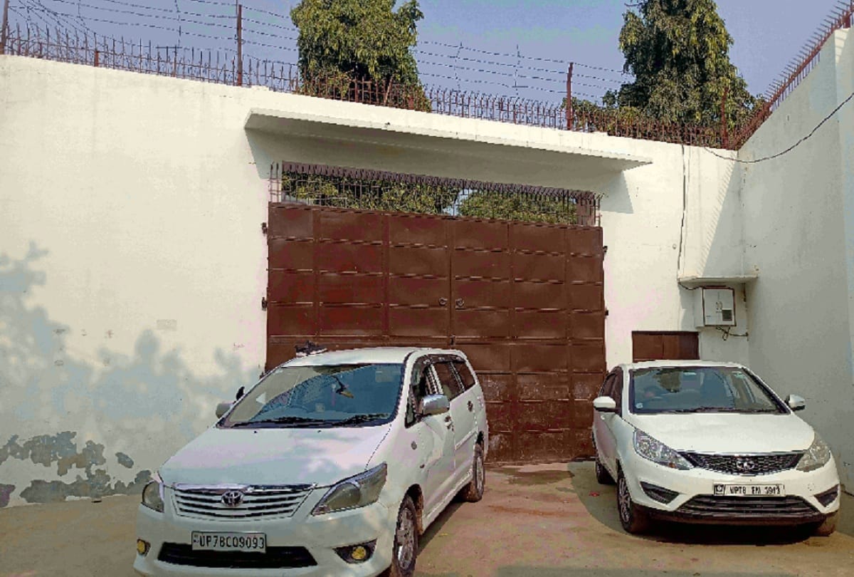 Income Tax Department raids Rahman Industries in Kanpur undisclosed earnings of 60 crores caught
