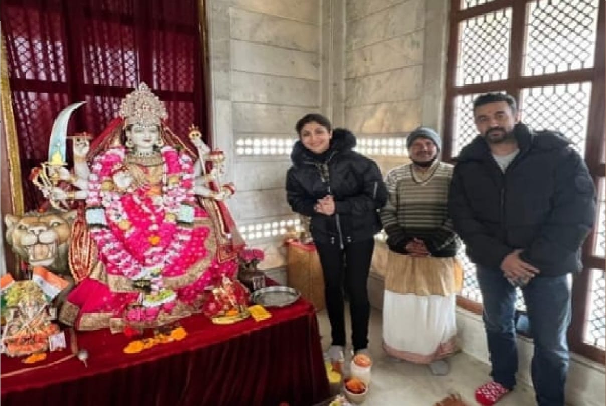 Shilpa Shetty with husband Raj Kundra reached Uttarakhand visited Mata Santula Devi Mata on Kampti Road