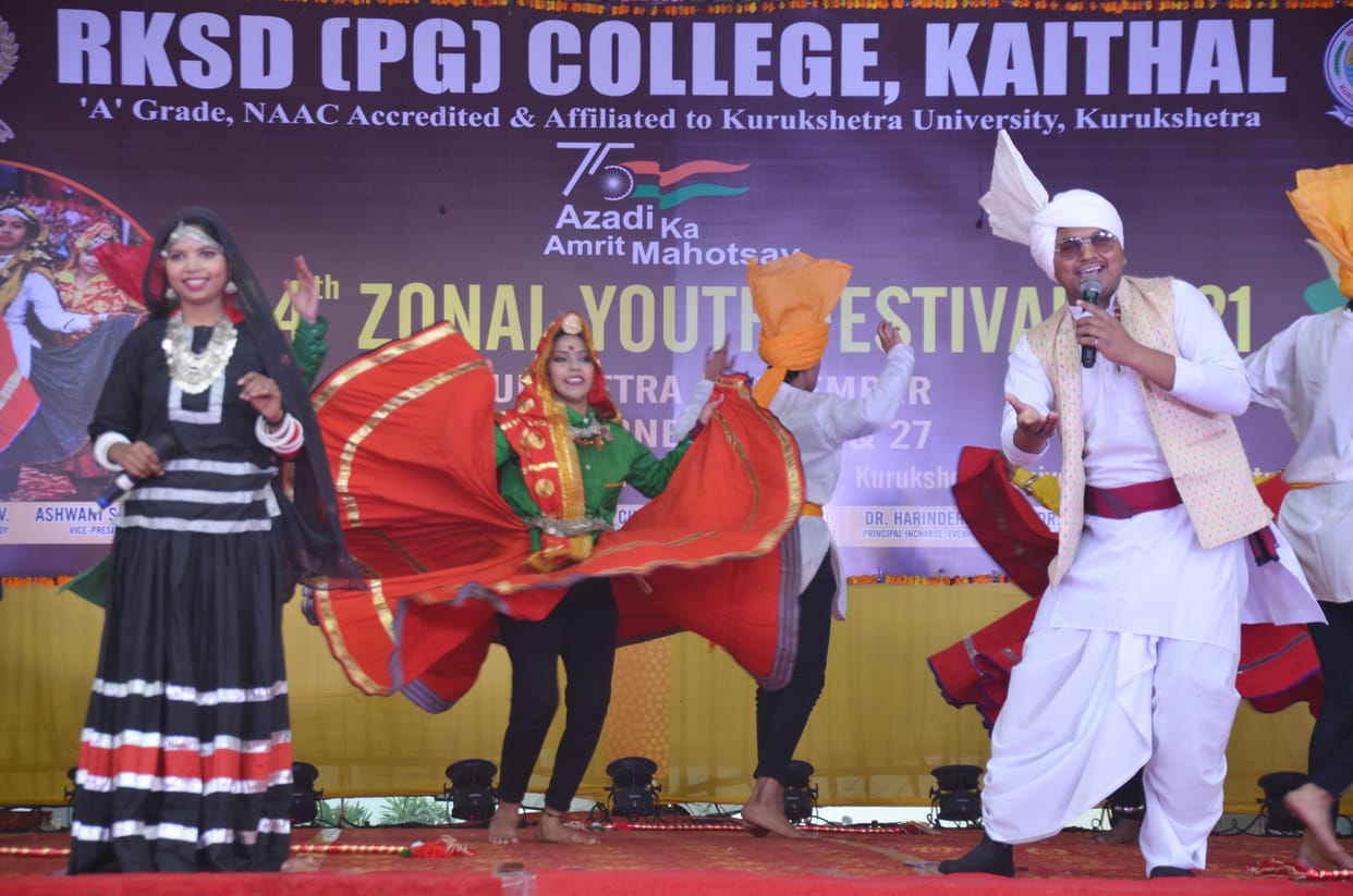 Students spread the shade of Haryanvi culture in the youth festival