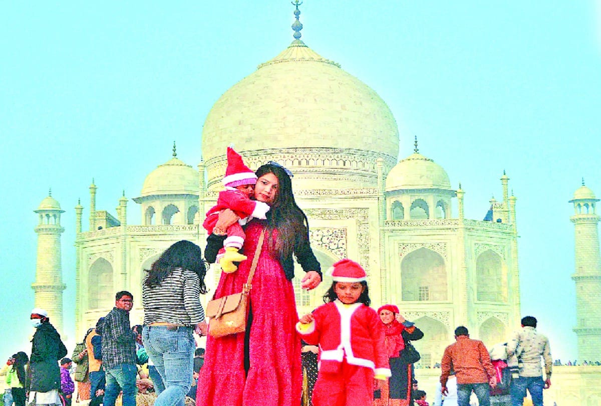 Agra Taj Mahal Tourist Visited on Christmas 2021: thirty five thousand tourists visited the Taj Mahal on Christmas