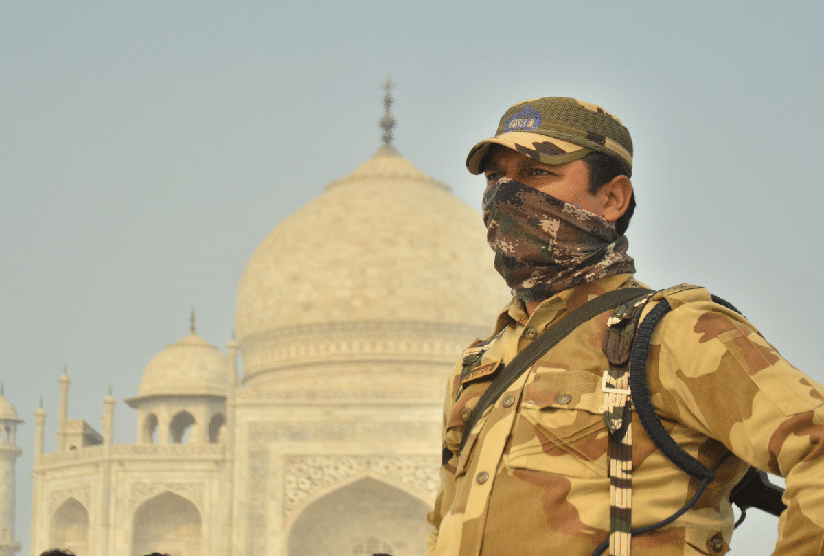 Agra Taj Mahal Tourist Visited on Weekend: seventy thousand tourists visited the Taj Mahal for two days