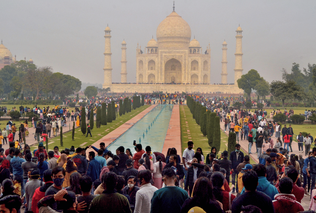 Agra Taj Mahal Tourist Visited on Weekend: seventy thousand tourists visited the Taj Mahal for two days