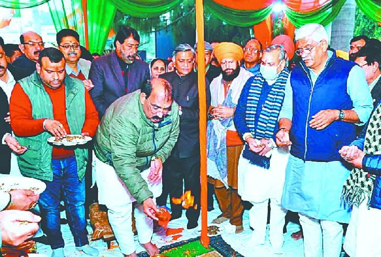 Union minister Gajendra Singh Shekhawat today inaugurated BJP election office in Jalandhar