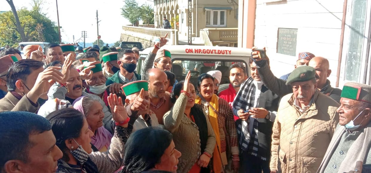congress celebrate state govt. four years as  black day  in nahan