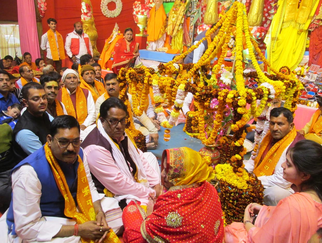 Shri Ram and Sita got married, devotees showered flowers