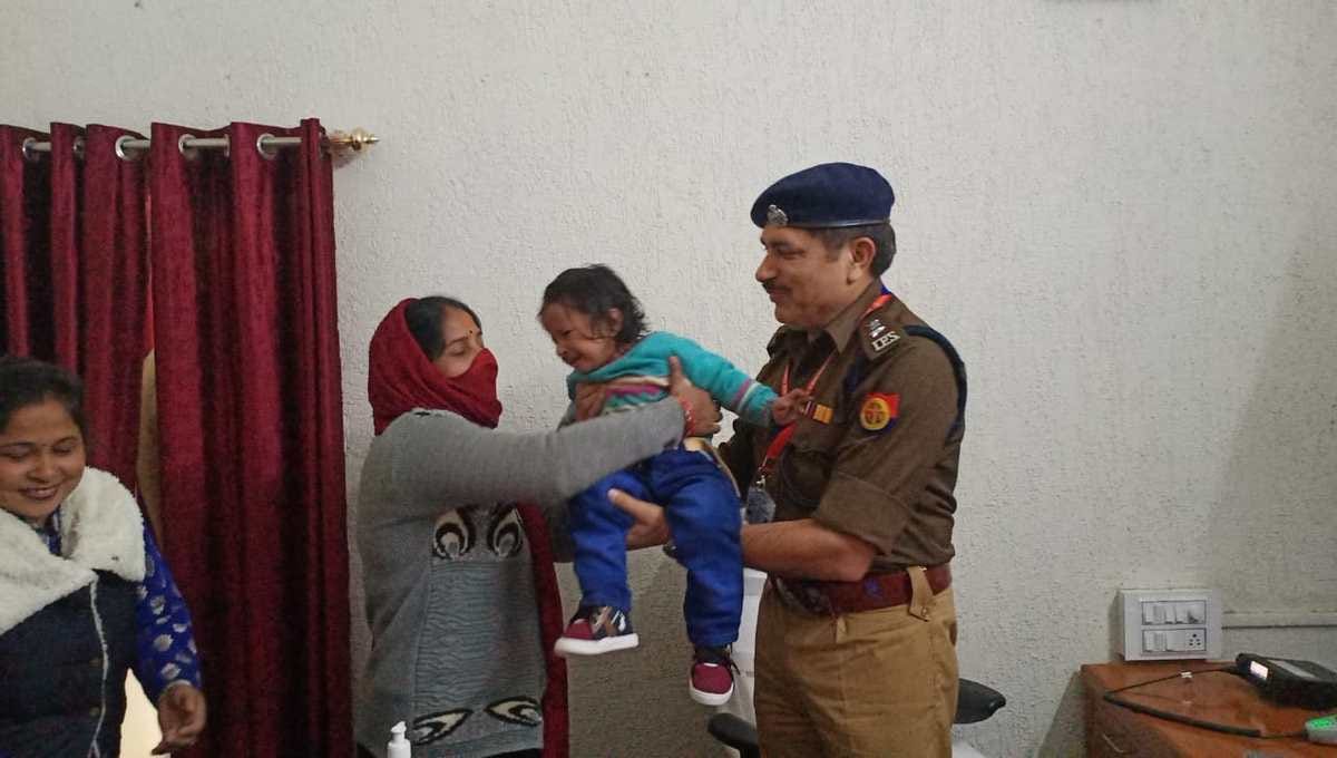 DCP Kashi Zone 18 month old baby introduced to mother in varanasi