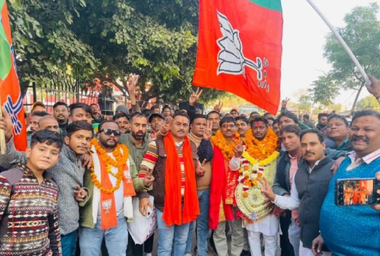 BJP and Congress and AAP won one each out of three seats in Manimajra
